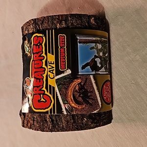 Creatures reptile wooden log